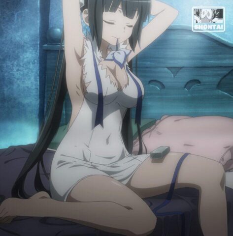 Hestia's fanservice in Opening-Scene1